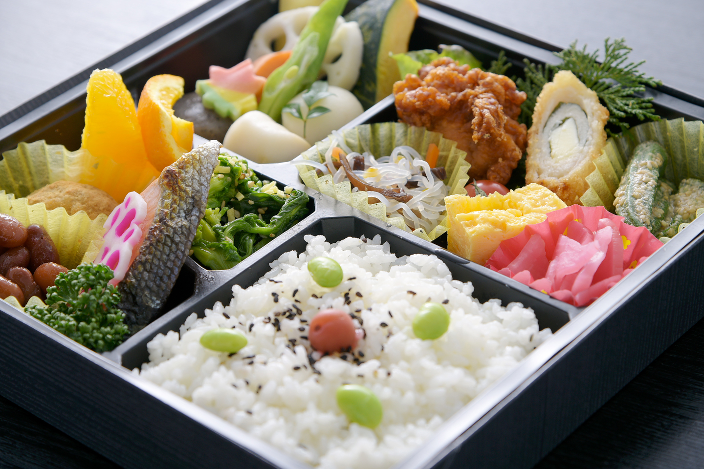 幕の内弁当「藍（あい）」 | 大月市を中心に甲府市・甲州市に仕出し